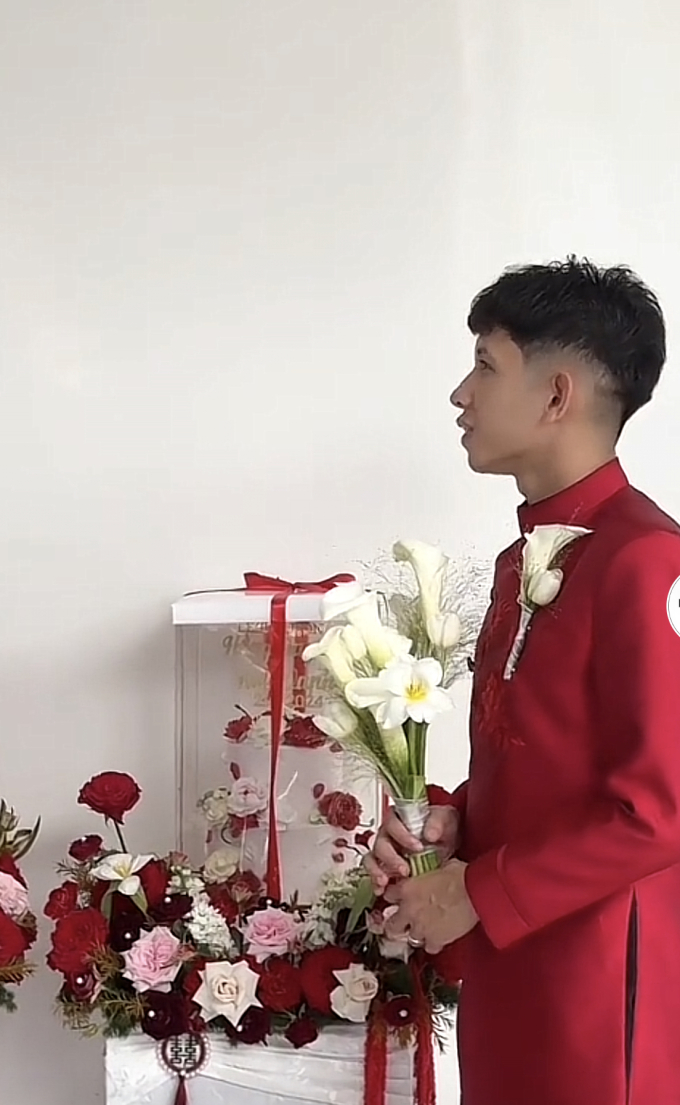 Nguyễn Phong Hồng Duy thuê dàn xe khủng đón vợ thạc sỹ, đám cưới to nhất Bình Phước là đây - Ảnh 4.