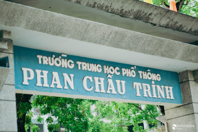 Ngôi trường cấp 3 tại Đà Nẵng đang khiến học sinh và phụ huynh &quot;bàng hoàng&quot; vì thi gần 60 điểm mới đỗ - Ảnh 4.