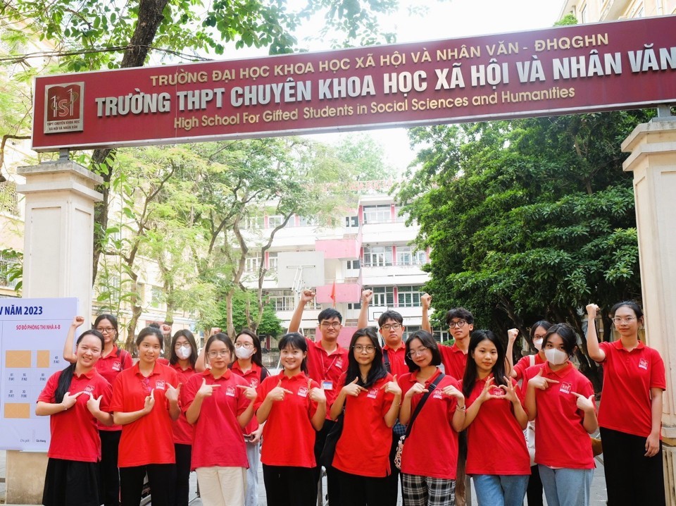 Trường THPT ở Hà Nội mới thành lập 5 năm đã có lớp tỷ lệ chọi 1/13, thí sinh chỉ cần thi 1 môn duy nhất: Vượt cả Ams và Chu Văn An ở điểm này- Ảnh 2.