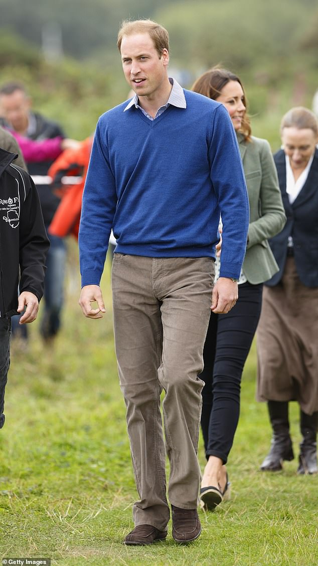 Sự chuyển biến phong cách của Thân vương William: Từ những chiếc áo len rộng thùng thình đến bộ vest vừa vặn lịch lãm- Ảnh 5.