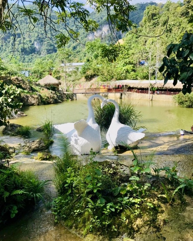 Có một thác nước trong xanh giữa núi rừng Lạng Sơn, được du khách ngợi ca là nàng tiên nữ xứ Lạng - Ảnh 8.