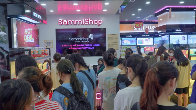 Mỹ Phẩm Nanly gây sức hút khi khai trương tại cửa hàng Sammi Shop ở Hà Nội - Ảnh 3.