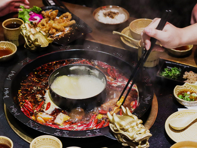 5 kiểu ăn uống khiến bác sĩ dạ dày sợ hãi nhưng người càng trẻ càng thích làm - Ảnh 1. 5 kiểu ăn uống khiến bác sĩ dạ dày sợ hãi nhưng người càng trẻ càng thích làm - Ảnh 1.