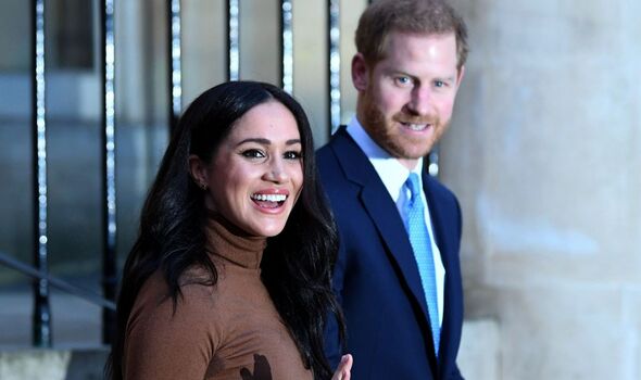 Vợ chồng Harry - Meghan bất ngờ liên lạc với Vương phi Kate, truyền thông Anh nghi ngờ động cơ sau mong muốn làm lành- Ảnh 1.