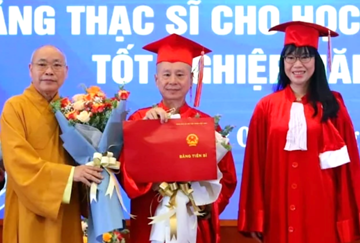 Yêu cầu ĐH Luật báo cáo việc ông Thích Chân Quang nhận bằng tiến sĩ trong 2 năm - Ảnh 1.