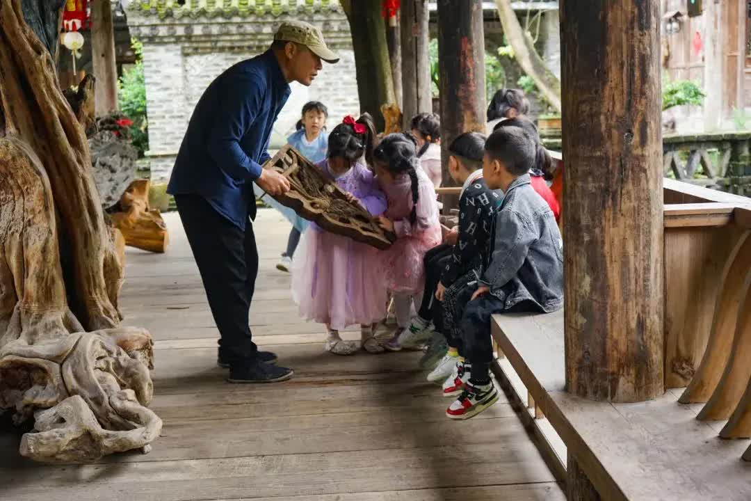 Rời bỏ thành phố lớn, gia đình 3 người về quê xây dựng thiên đường sinh thái biệt lập- Ảnh 22.