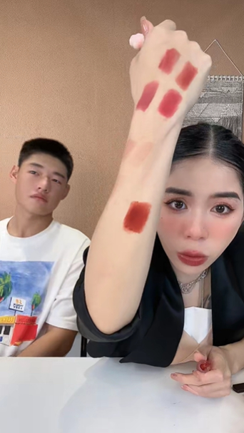 Hằng Du Mục thông báo về An Giang livestream, chồng liền có động thái bị “phẫn nộ” đến mức phải xoá clip? - Ảnh 1.