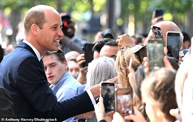 William &quot;ghi điểm&quot; trong lòng công chúng Mỹ, nhà Harry - Meghan rơi vào thế khó ngay trên &quot;quê hương thứ 2&quot;- Ảnh 1.