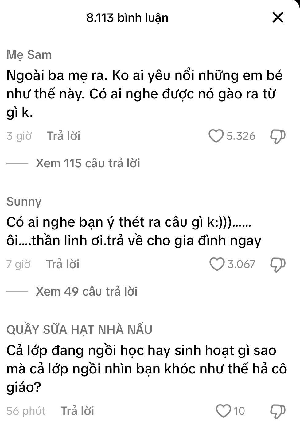 Sơ hở là đòi kiện cô, phụ huynh nào thấy cảnh này: Bé gái khóc 2 tiếng, cô bế thì gào thét, lăn lộn- Ảnh 3.