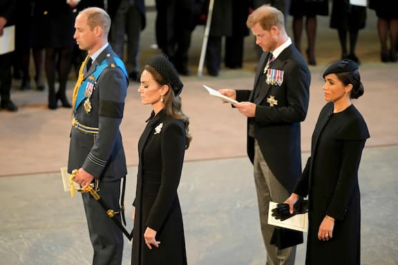 Cánh cửa hàn gắn với gia đình hoàng gia đã đóng lại với vợ chồng Harry và Meghan?- Ảnh 2.