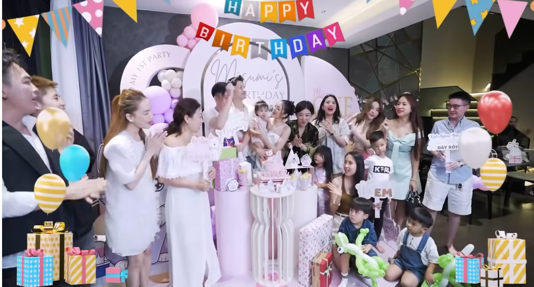 Con gái Bảo Anh tròn 1 tuổi, xinh như búp bê trong tiệc sinh nhật có nhiều sao Việt tham dự- Ảnh 2.