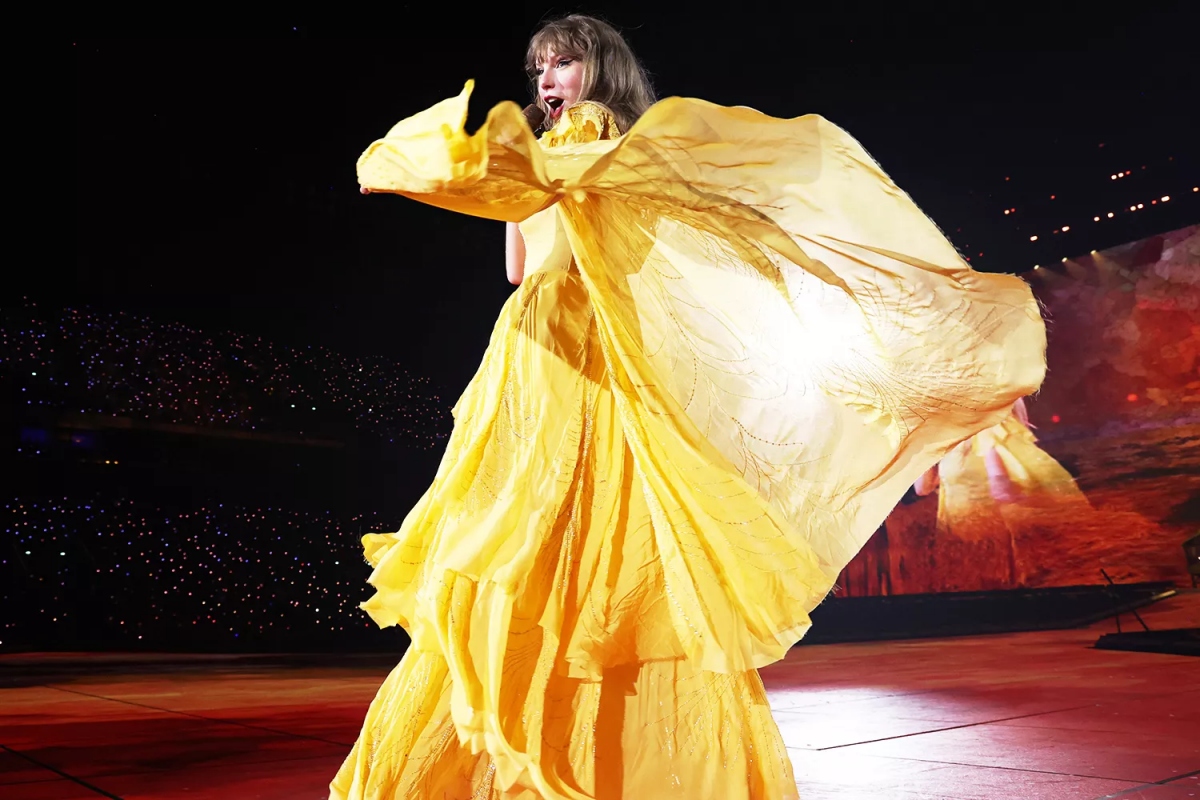 Cận cảnh những bộ cánh ấn tượng của Taylor Swift trong Eras Tour ở châu Âu - Ảnh 3.