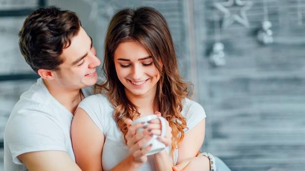 Mạng ảo, hạnh phúc thật- Ảnh 1. Mạng ảo, hạnh phúc thật- Ảnh 1.