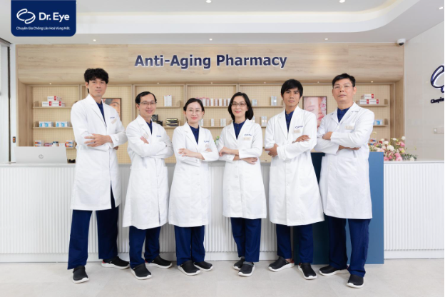 Bác sĩ Dr. Eye nhiều kinh nghiệm thẩm mỹ vùng mắt - Ảnh 1.