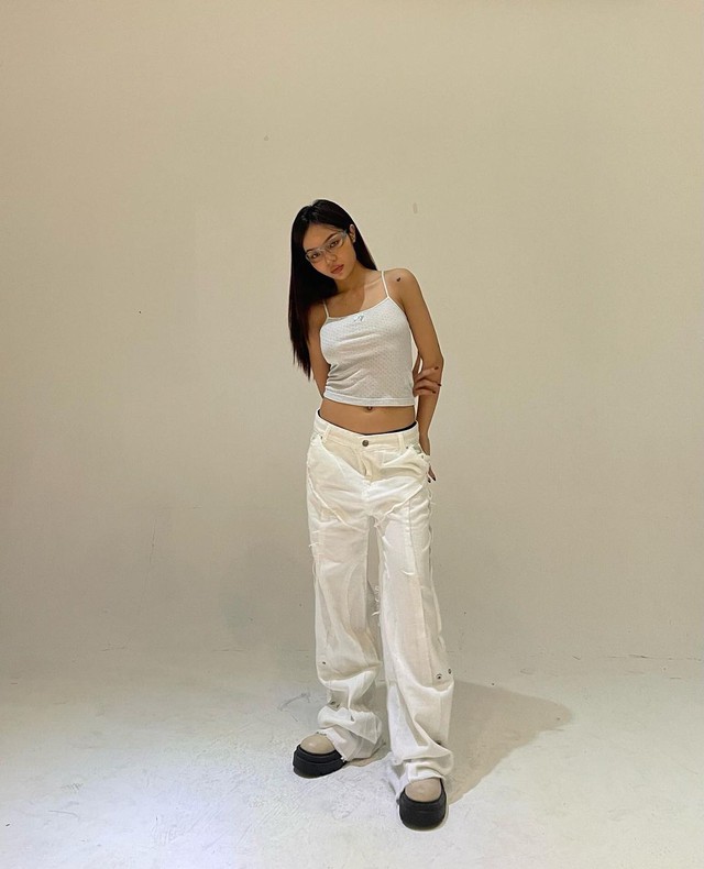 Quần jeans là món thời trang ngoại lệ trong tủ đồ của “công chúa bánh bèo” Jessica Jung - Ảnh 11.