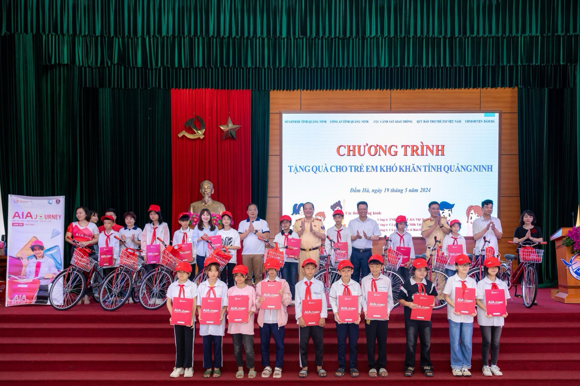 AIA Việt Nam hưởng ứng Tháng hành động vì trẻ em 2024 - Ảnh 1.