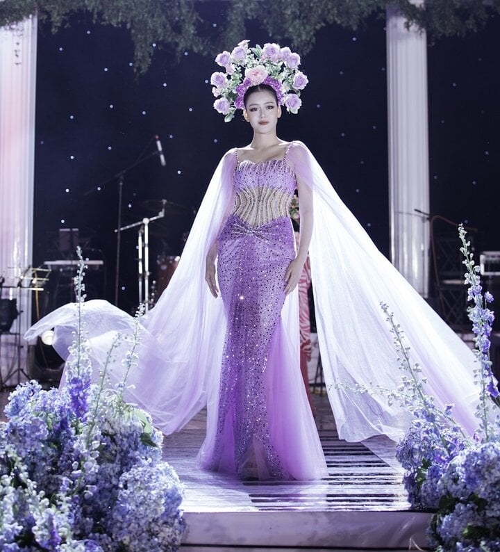 Nhà thiết kế Châu Loan ra mắt bộ sưu tập mới 'Hoa trong em' - Ảnh 2.