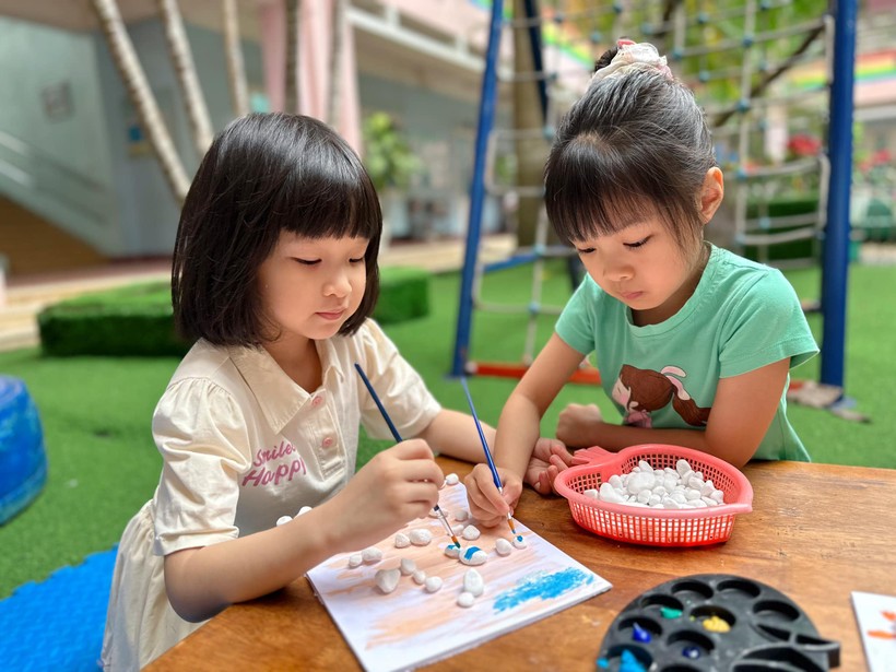 Nuôi dạy con trở thành đứa bé hiểu chuyện: Hành trình vun đắp yêu thương - Ảnh 2.
