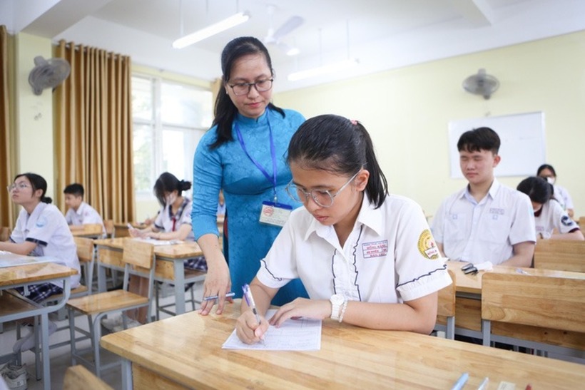 Nhớ nhầm giờ, thí sinh bỏ lỡ kỳ vào lớp 10 ở TP.HCM - Ảnh 2.