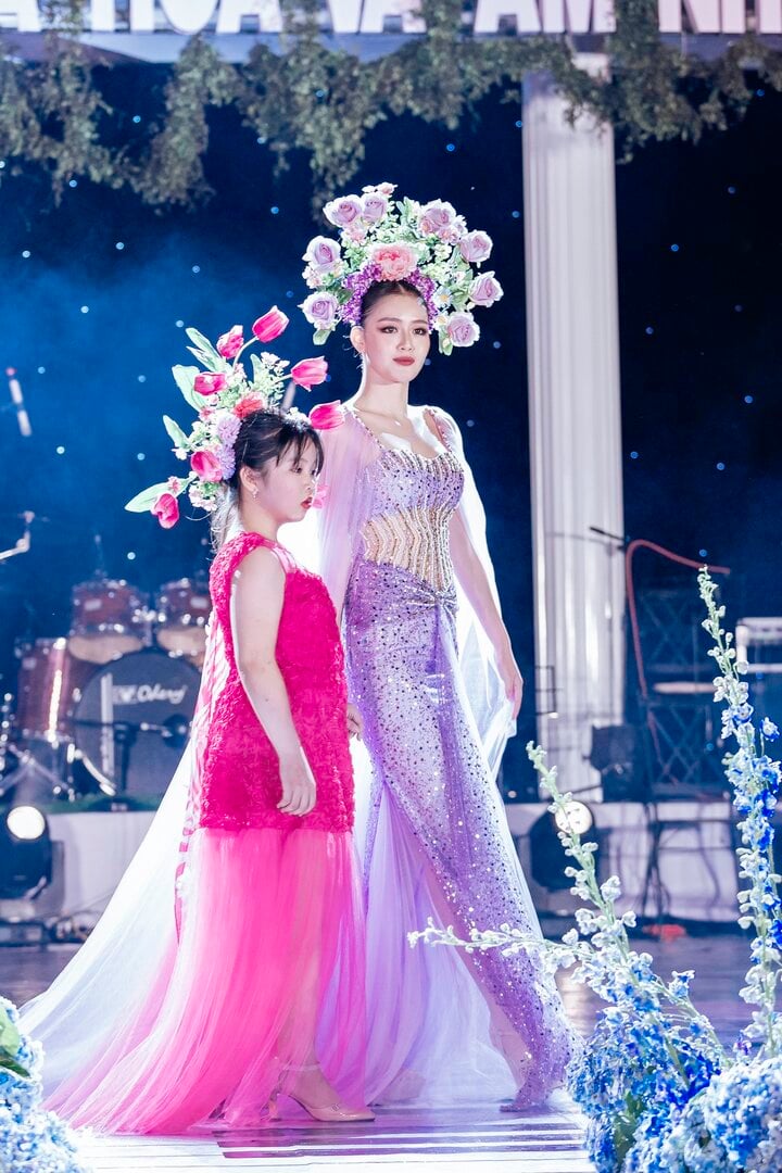 Nhà thiết kế Châu Loan ra mắt bộ sưu tập mới 'Hoa trong em' - Ảnh 1.