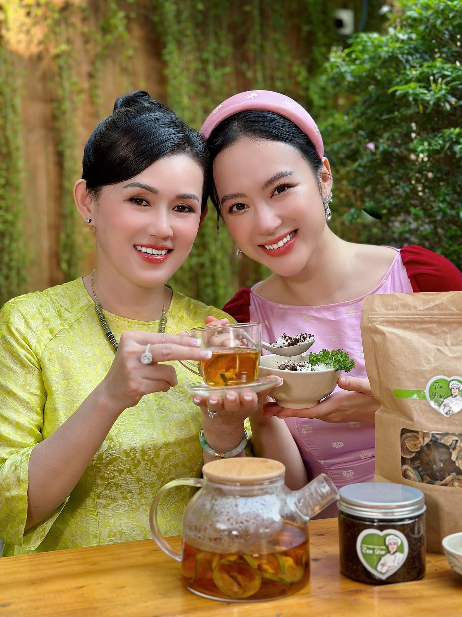Angela Phương Trinh đ&aacute;p trả sau đơn khẩn cẩu của em g&aacute;i: Thừa nhận m&acirc;u thuẫn với mẹ ruột, l&agrave;m r&otilde; c&aacute;c khoản nợ nần - Ảnh 2.