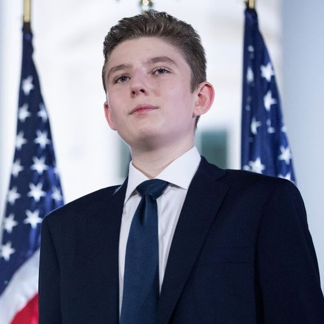 “Hoàng tử Nhà Trắng” Barron Trump ở tuổi 18: Nhan sắc “dậy thì thành công” đúng như mong đợi, chỉ xuất hiện thoáng qua cũng gây bất ngờ - Ảnh 5.