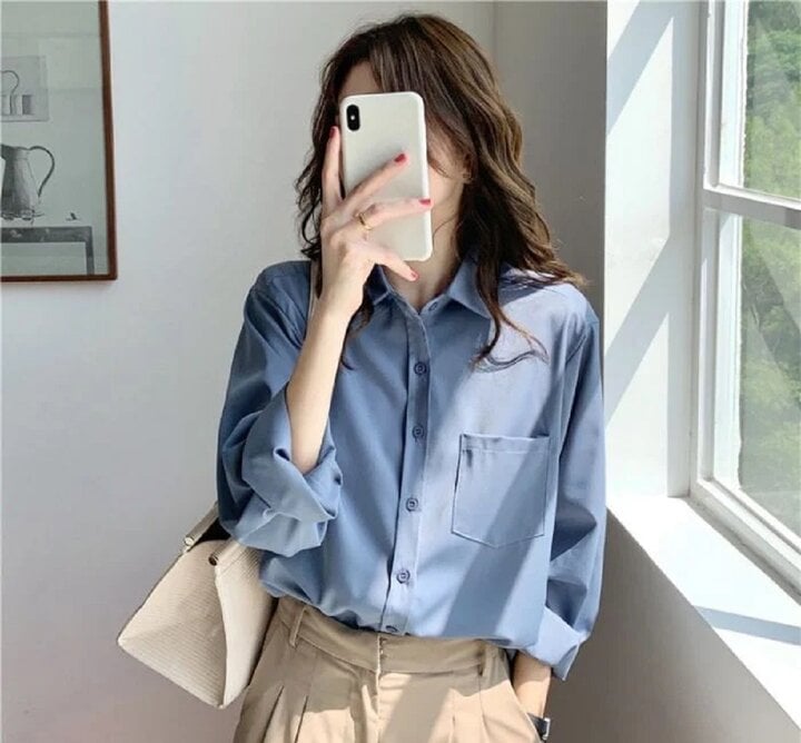 Những m&oacute;n đồ gi&uacute;p chị em tuổi 30 trẻ trung m&agrave; kh&ocirc;ng bị sến - Ảnh 1.