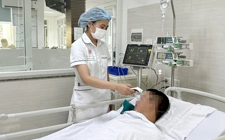 Sốc nhiễm khuẩn nguy kịch sau khi ăn bánh cuốn