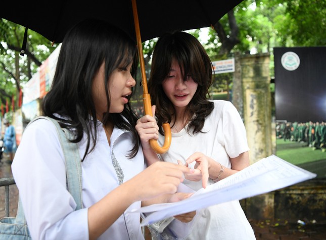 Nhận định đề Toán vào lớp 10 tại Hà Nội: Nhiều thí sinh tự tin đạt 9 điểm - Ảnh 4.