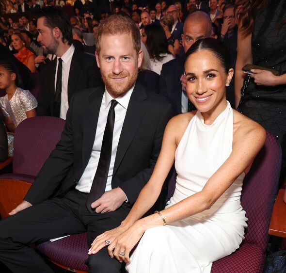 &quot;Nữ hoàng quần vợt&quot; Serena Williams công khai &quot;khịa&quot; vợ chồng Harry - Meghan ngay trên sân khấu giải thưởng danh giá- Ảnh 3.