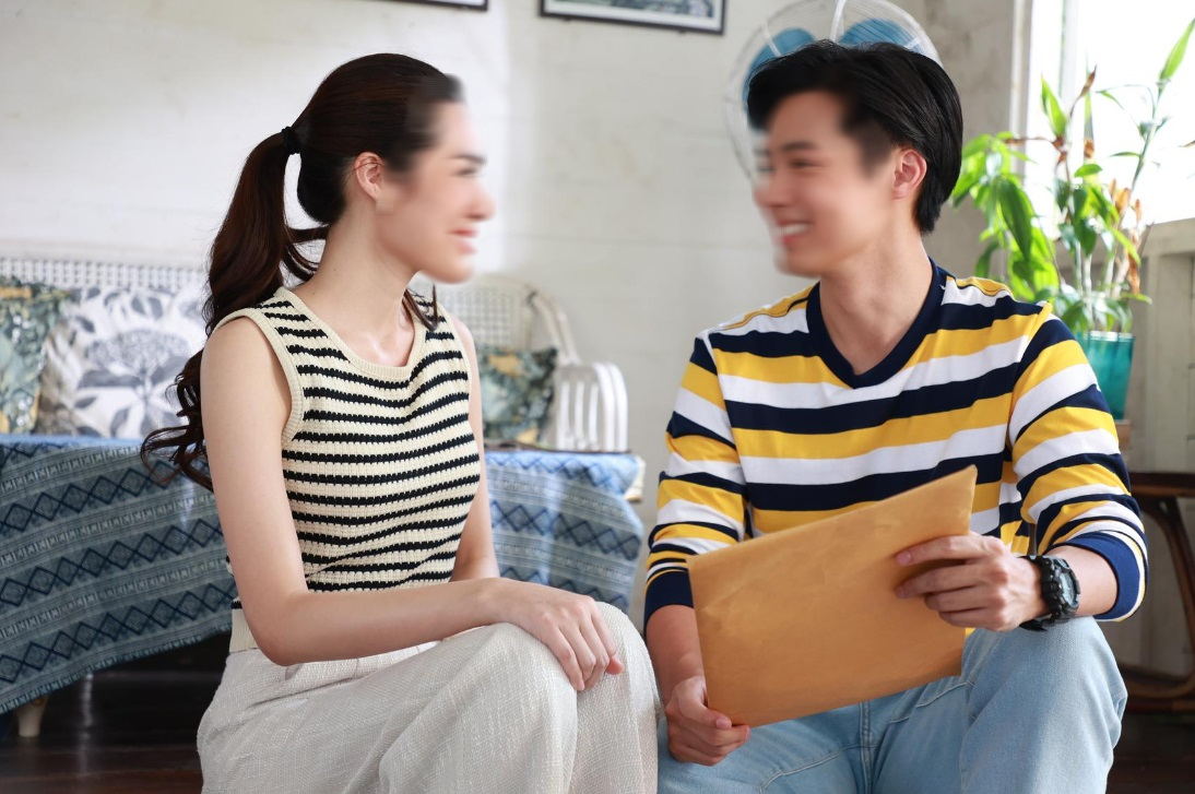 Tôi cứ nghĩ chồng sẽ vui sướng đón nhận món quà chị dâu vợ tặng. 