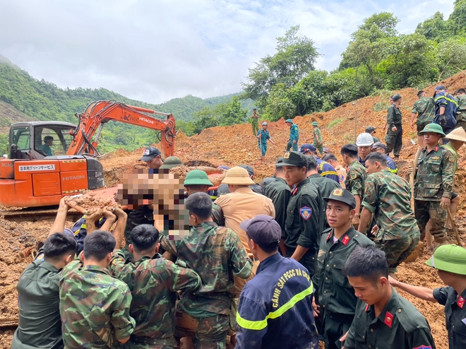 Nạn nhân sống sót sau vụ sạt lở ở Hà Giang: &quot;Thò được đầu lên mặt đất rồi cố lấy tay cào bớt đất để thở&quot; - Ảnh 3.