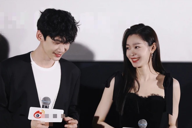 Cặp chị em hơn kém nhau 4 tuổi đình đám showbiz chia tay sau 2 năm yêu? - Ảnh 6. Cặp chị em hơn kém nhau 4 tuổi đình đám showbiz chia tay sau 2 năm yêu? - Ảnh 6.
