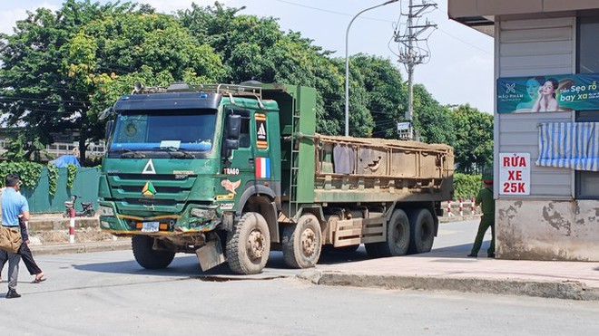 Tin mới về chiếc xe ben gây tai nạn ở Hoài Đức khiến 1 người lớn và 3 trẻ em tử vong - Ảnh 2.