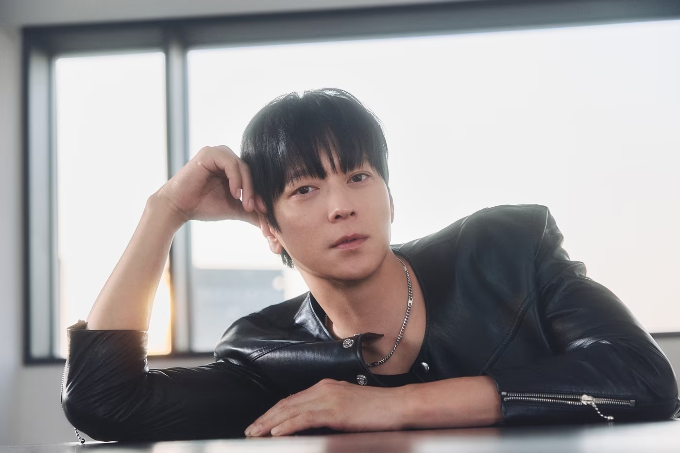 Mỹ nam hoàn hảo nhất showbiz trẻ đẹp xuất sắc sau 20 năm, sự nghiệp tụt dốc vẫn sống ung dung với 126.000 tỷ - Ảnh 3. Mỹ nam hoàn hảo nhất showbiz trẻ đẹp xuất sắc sau 20 năm, sự nghiệp tụt dốc vẫn sống ung dung với 126.000 tỷ - Ảnh 3.