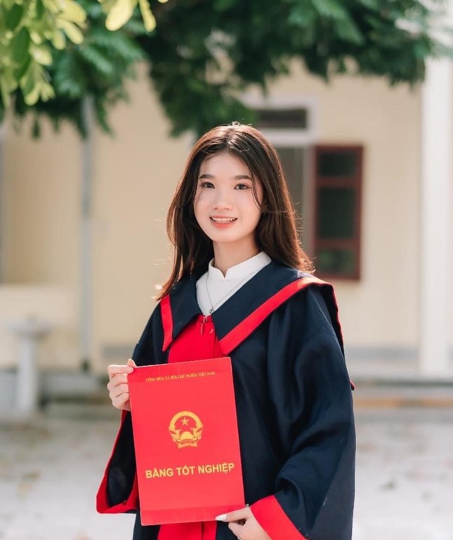 Thủ khoa khối A00 H&agrave; Tĩnh: 'Khi cả nh&agrave; đi ngủ, em mới học' - Ảnh 1.