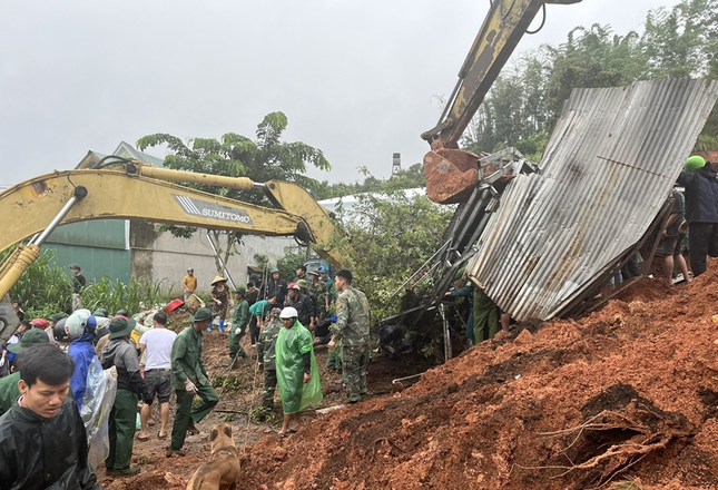 Bão số 2 bắt đầu gây mưa lớn, đề phòng sạt lở đất, lũ quét - Ảnh 1.