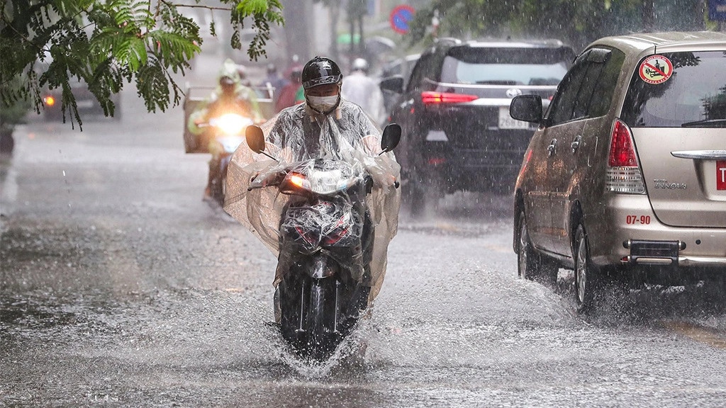 Thời tiết ngày 22/7: Hà Nội có mưa rào và dông vào chiều tối - Ảnh 1.