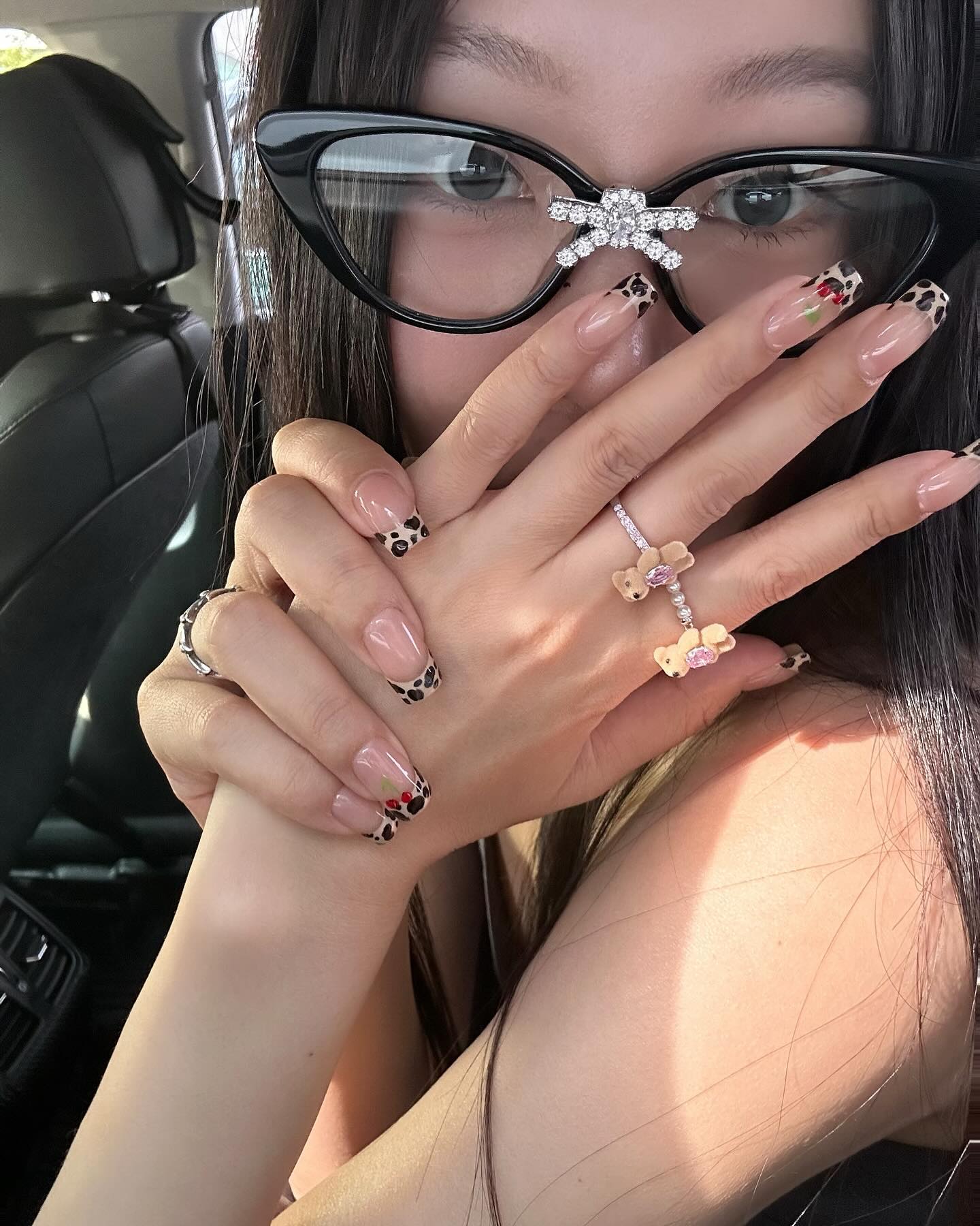-by-on-june-10-2024-tagging-shushutong-and-yvminofficial-may-be-an-image-of-1-person-ring-and-eyeglasses-17216463820281128205261-1721666798683-17216667987931315915612.jpg