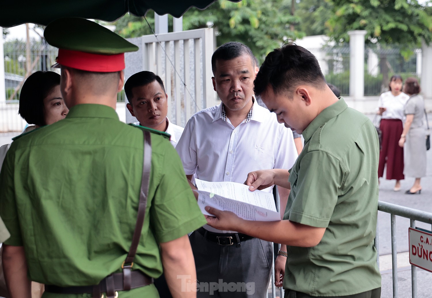 Hai em gái và thuộc hạ thân tín của cựu Chủ tịch FLC Trịnh Văn Quyết tại tòa - Ảnh 1.