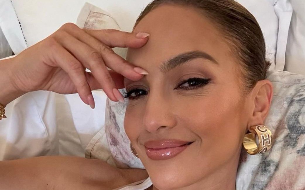 Jennifer Lopez bước sang tuổi 55