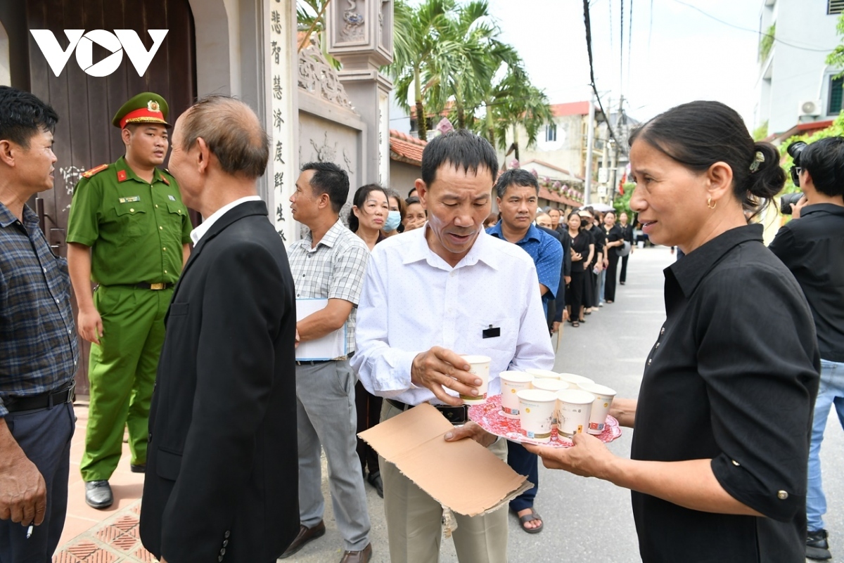 Cập nhật: Lễ viếng Tổng Bí thư Nguyễn Phú Trọng tại TP.HCM kéo dài đến 23h - Ảnh 3.