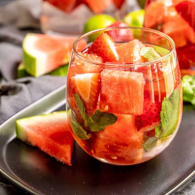 strawberry-watermelon-infused-water-ig-5-8869-1721914744704-1721914744926461114968.jpg