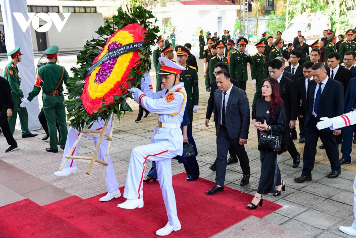 Cập nhật: Người dân xếp hàng từ 5h sáng chờ vào viếng Tổng Bí thư Nguyễn Phú Trọng - Ảnh 1.