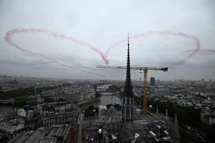 Khai mạc Olympic Paris 2024: Kéo dài 4 tiếng, ấn tượng chưa từng có - Ảnh 9.