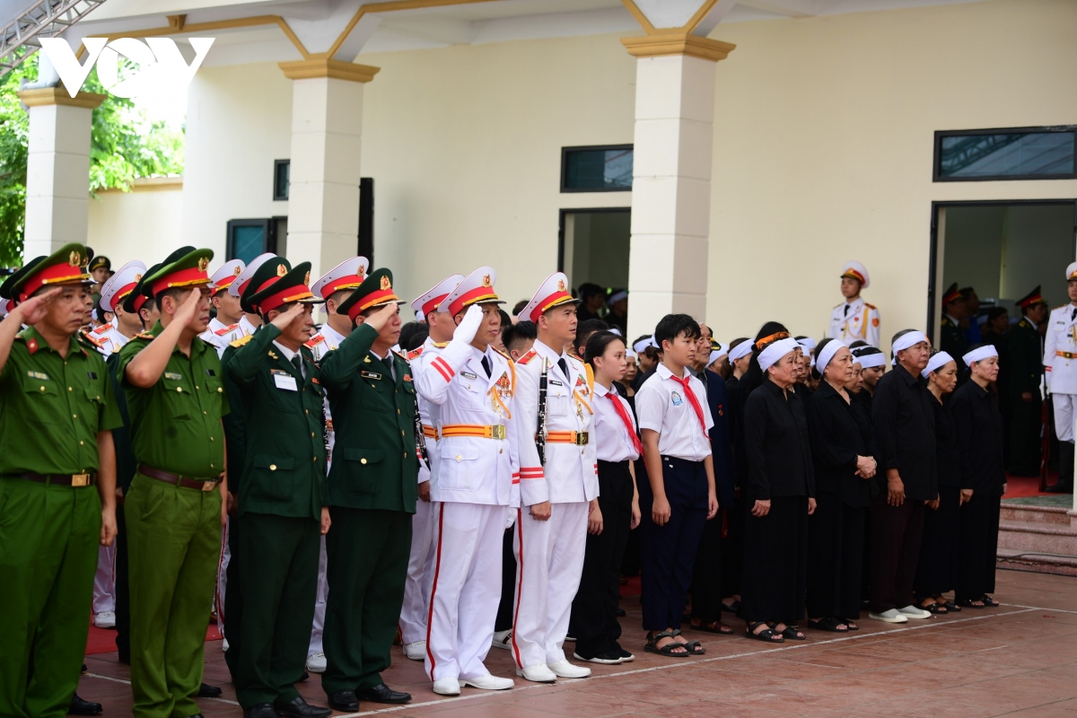 Trực tiếp: Tiễn biệt Tổng Bí thư Nguyễn Phú Trọng về nơi an nghỉ cuối cùng - Ảnh 6.