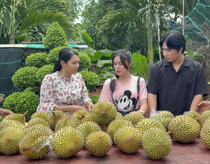 Nữ nghệ sĩ cải lương đình đám bán sầu riêng, vừa cất giọng đã làm cõi mạng dậy sóng - Ảnh 4.