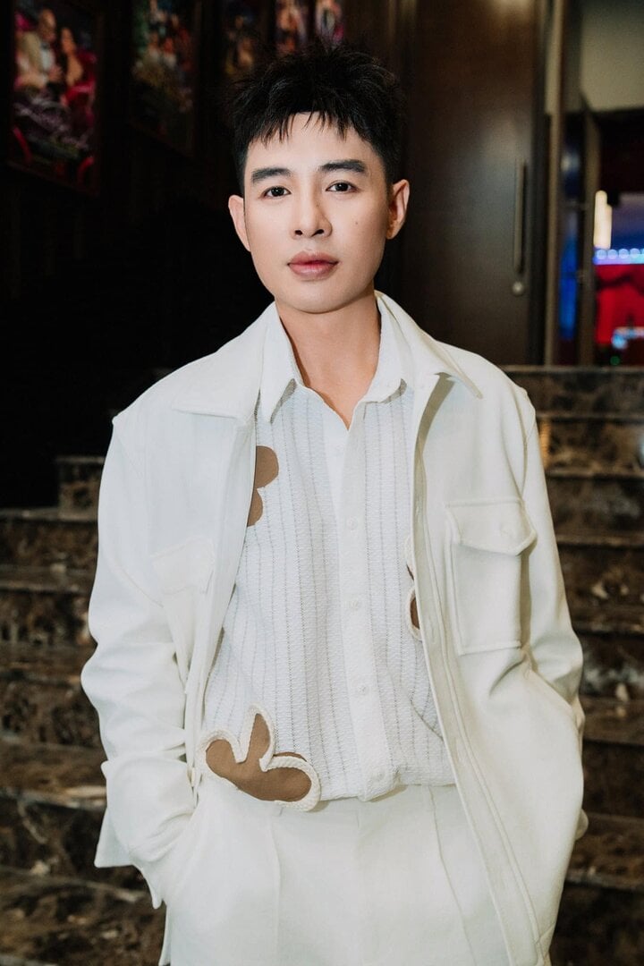 Ho&agrave;ng tử Vpop ở ẩn 10 năm: T&ocirc;i mua v&agrave;i căn hộ kh&aacute;ch sạn v&agrave; đầu tư thuận lợi - Ảnh 2.