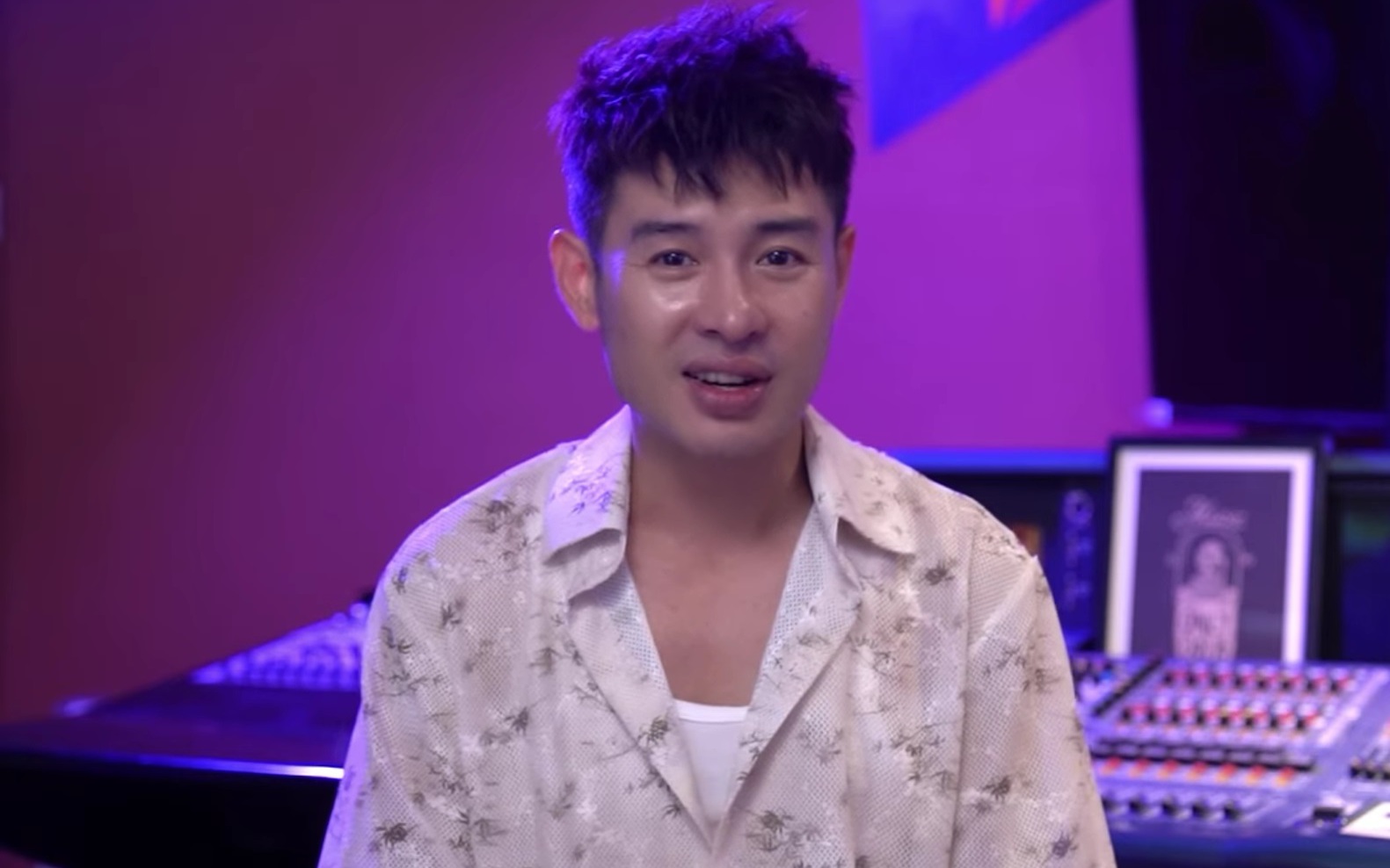 Nam ca sĩ Việt nổi tiếng tuổi 42: Đẹp trai nhưng vẫn "ế", chưa nghĩ tới chuyện kết h&ocirc;n