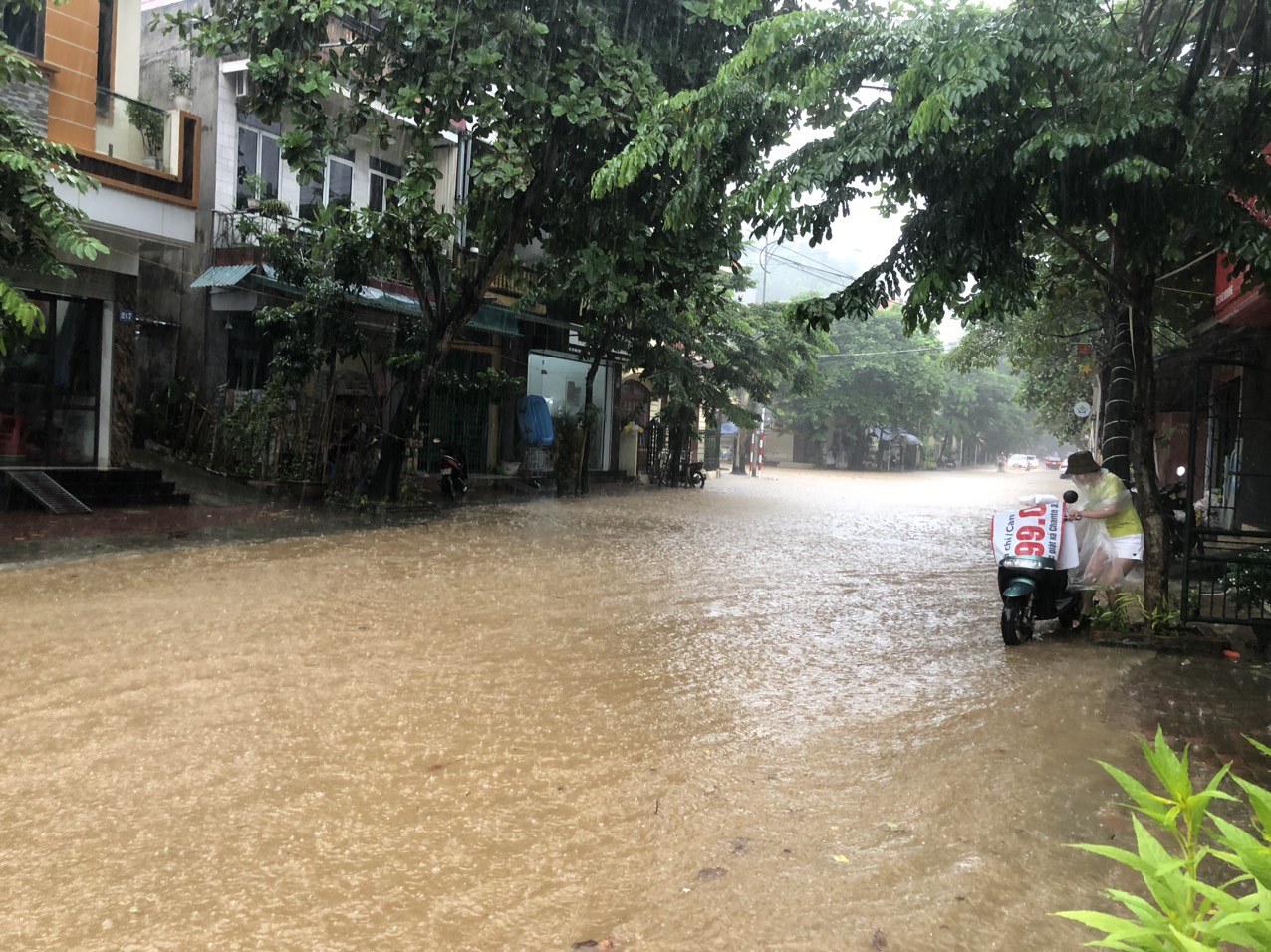 Mưa lớn ngập lụt hàng loạt ở Thái Nguyên, Yên Bái - Ảnh 6.